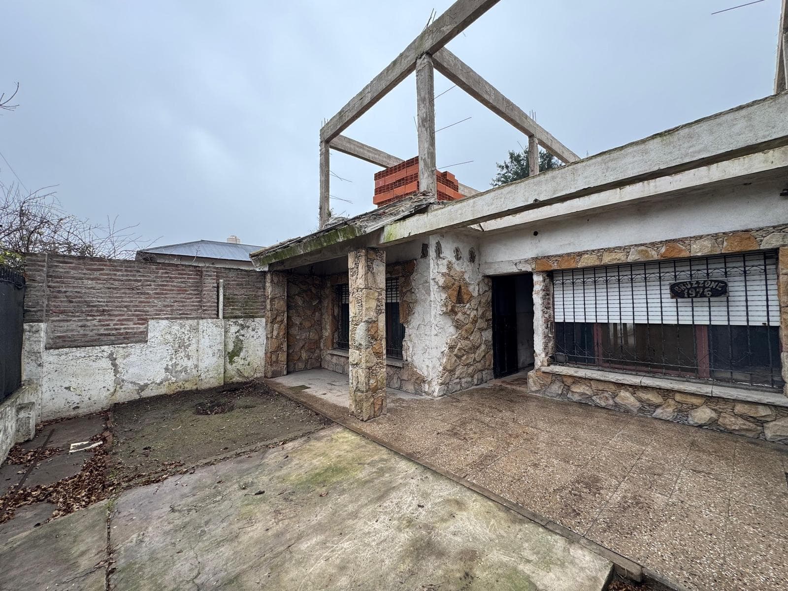 House in Luis Guillon