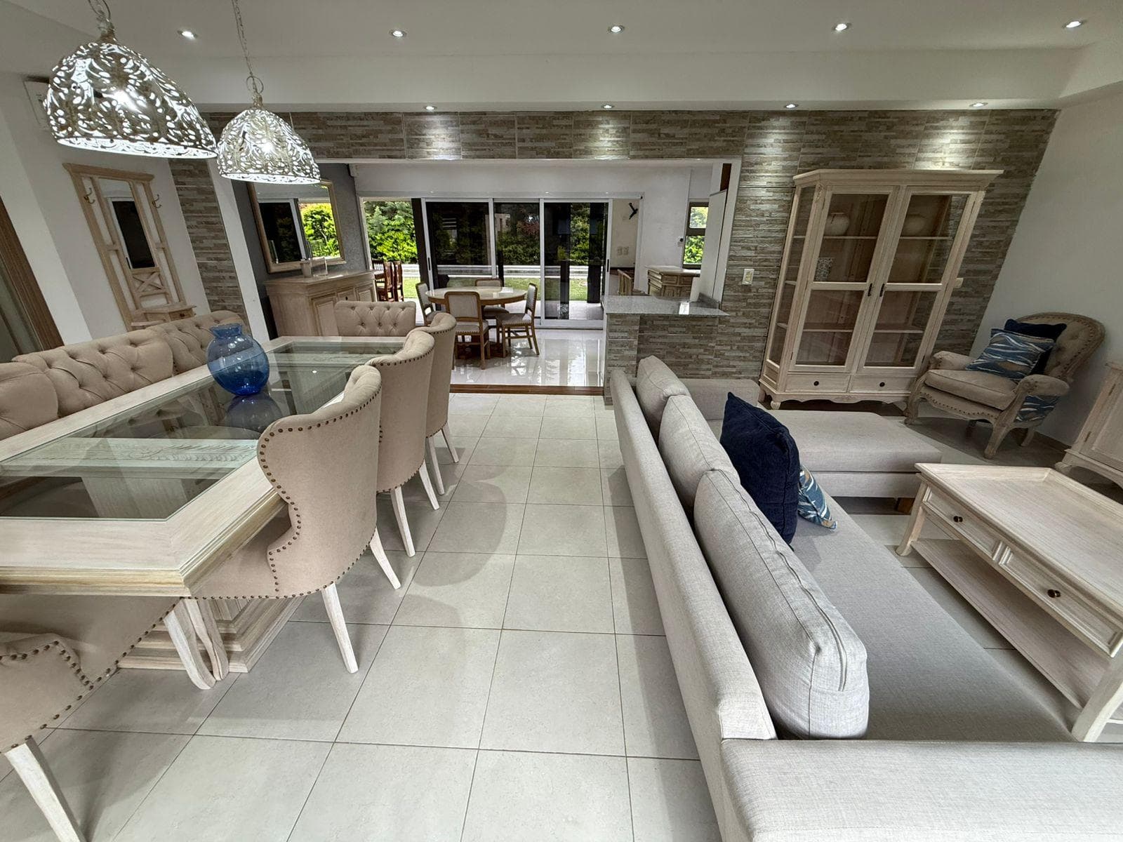 20-Bedroom House with Pool in Cardales Village