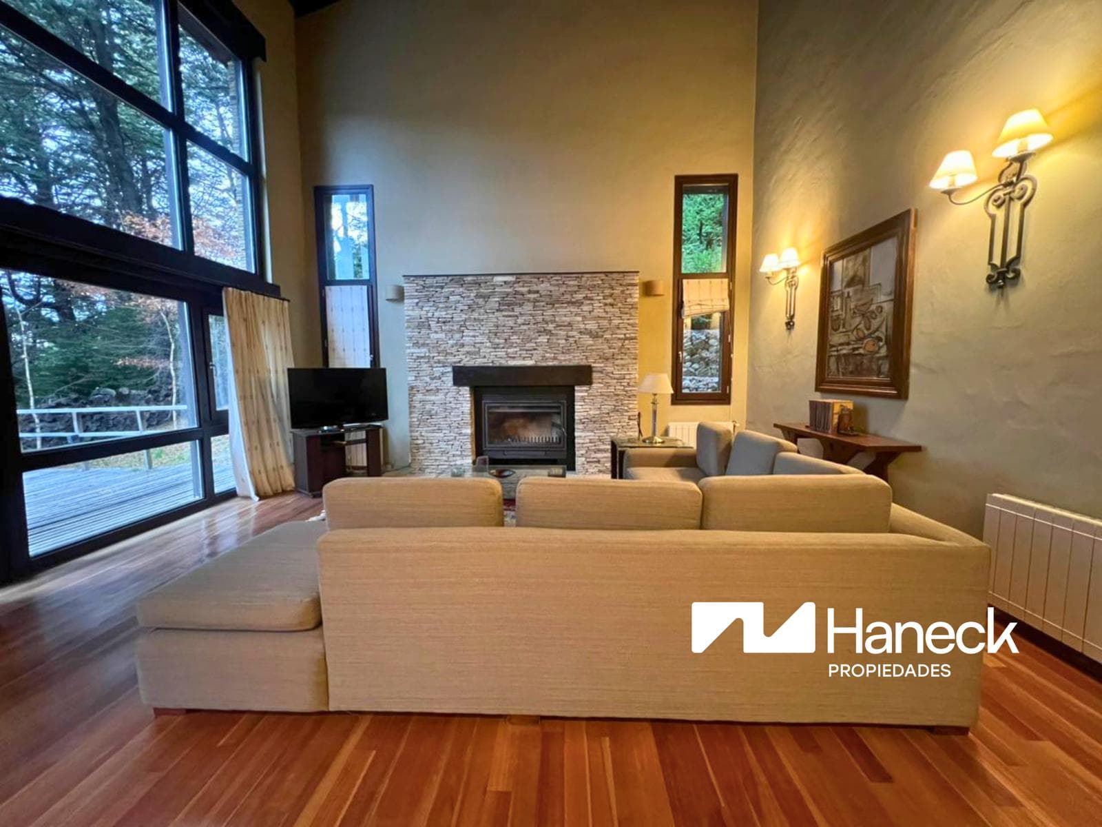 House for Sale in Arelauquen: 4 Bedrooms, San Carlos de Bariloche