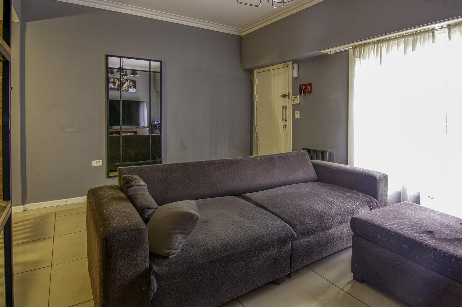 4-bedroom house with a barbecue area and driveway