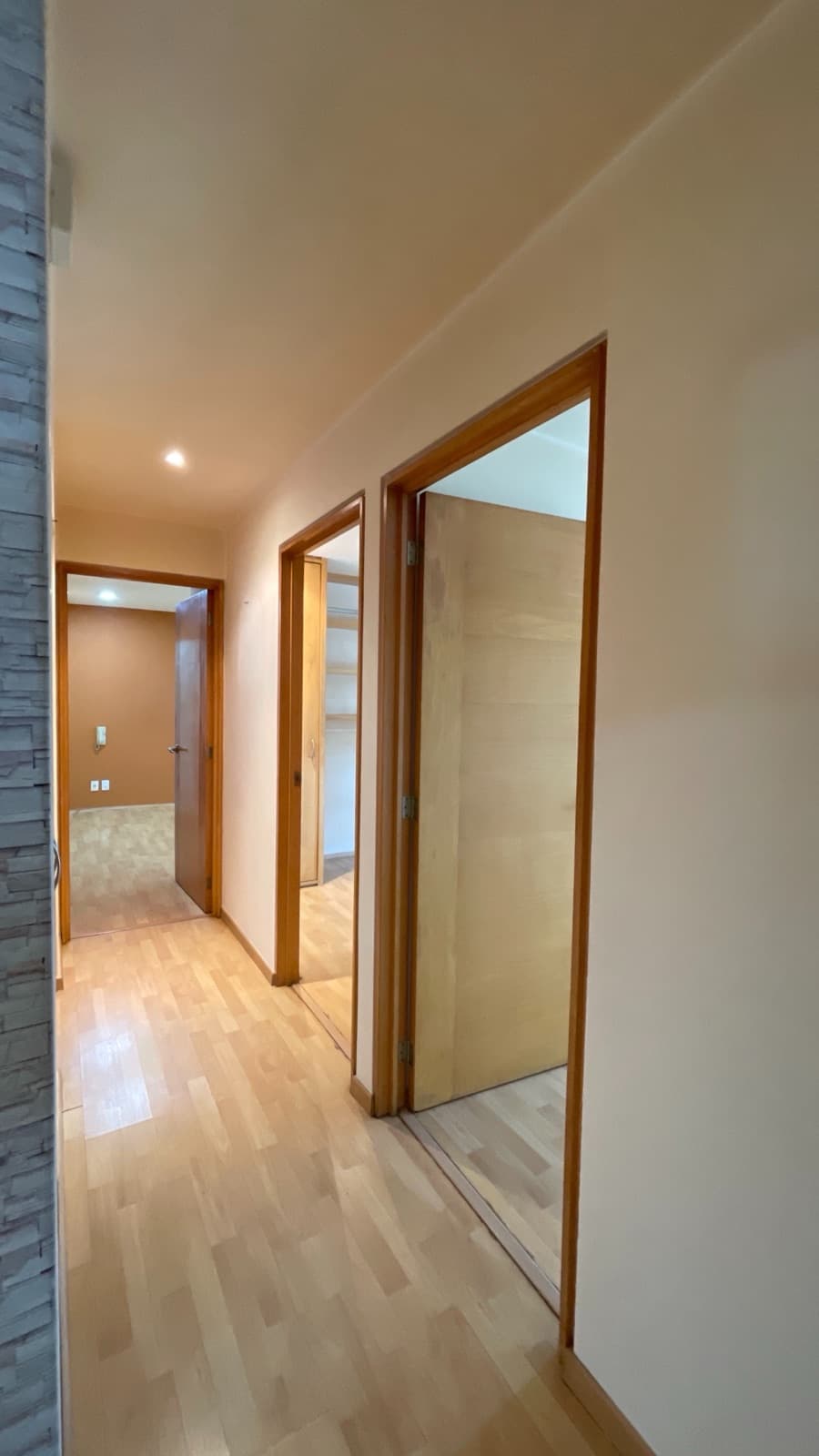 Apartment for sale in Cuauhtemoc: 3 bedrooms, 2 bathrooms, 2 parking spaces, security, ground floor