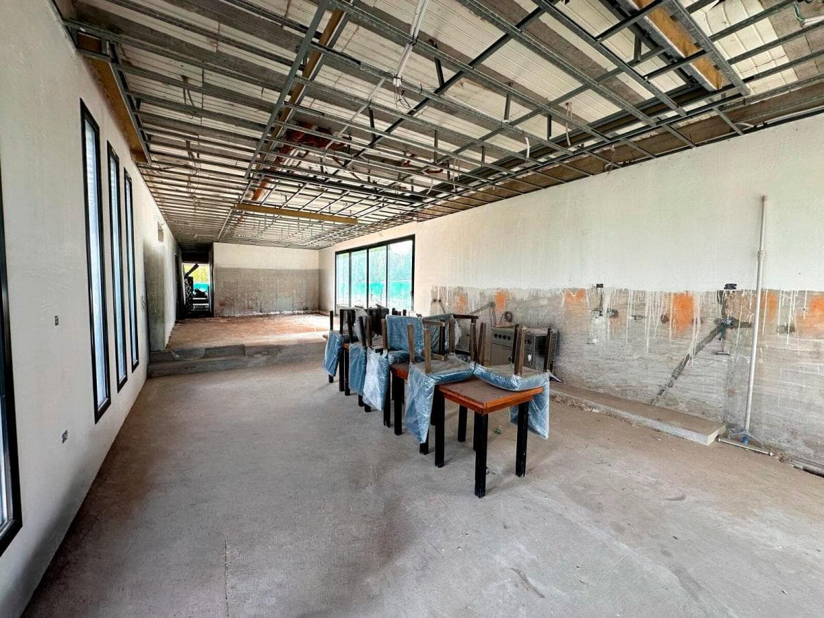 House for Sale in San Eliseo, Behind the Golf Course, VIP Section