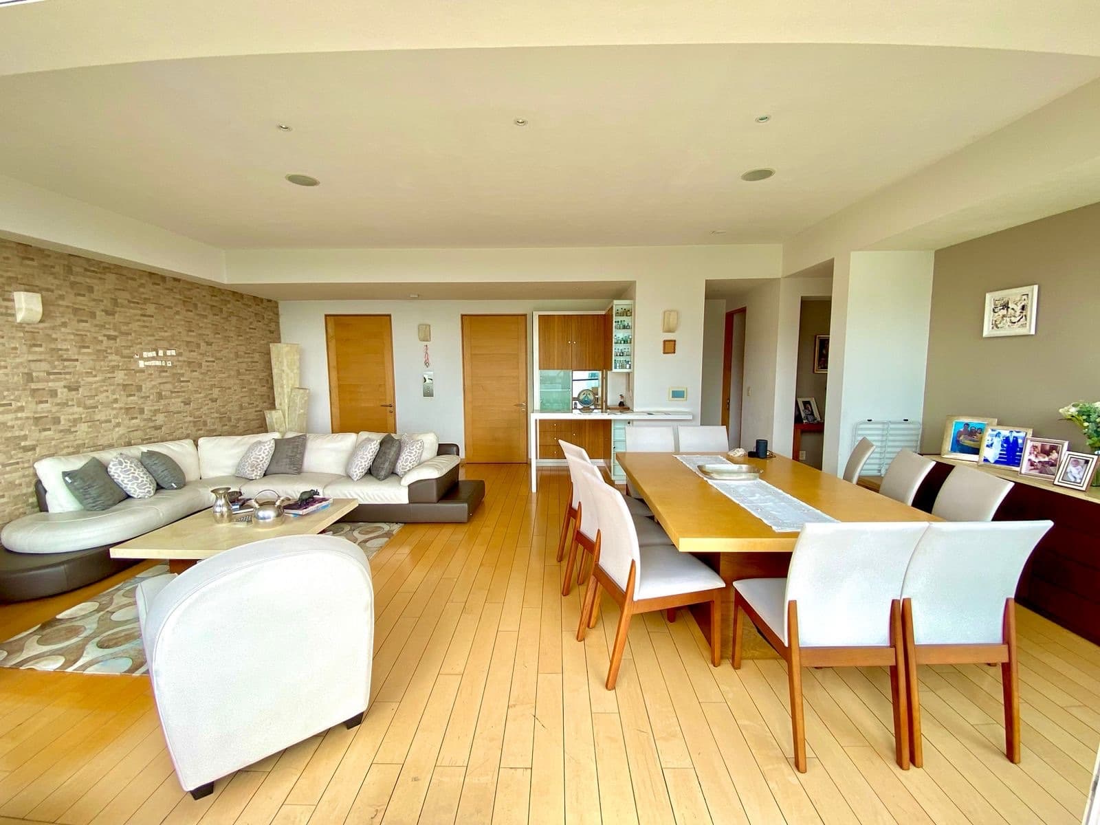 APARTMENT FOR SALE IN THE BOSQUES RESIDENTIAL CLUB.