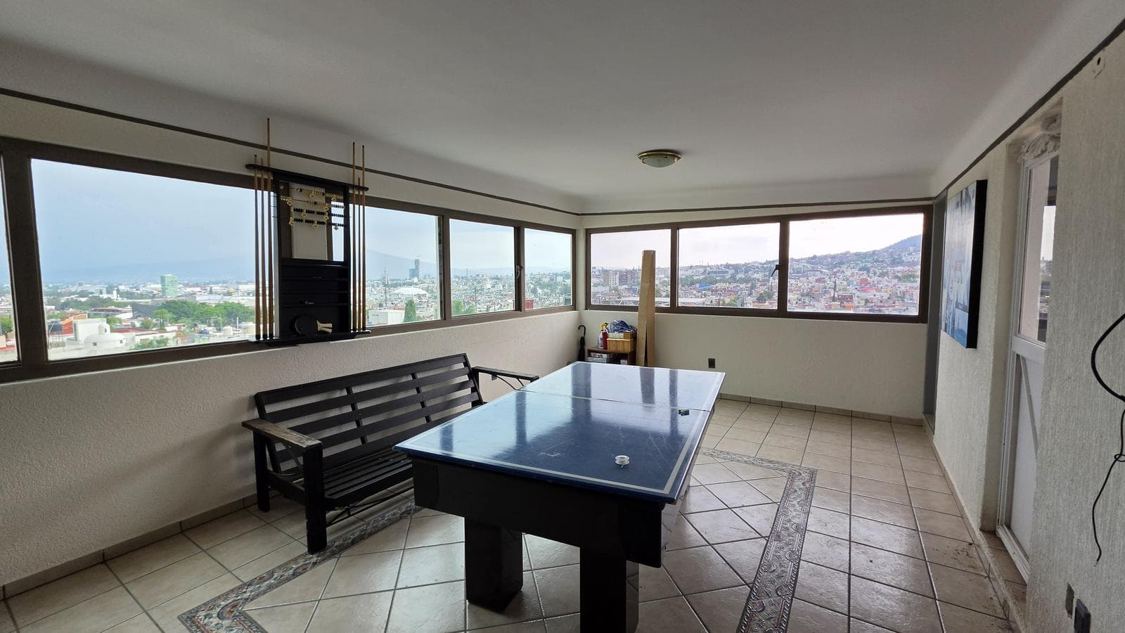 Casa en venta Col Periodistas con alberca y cochera 10 autos de calle a calle