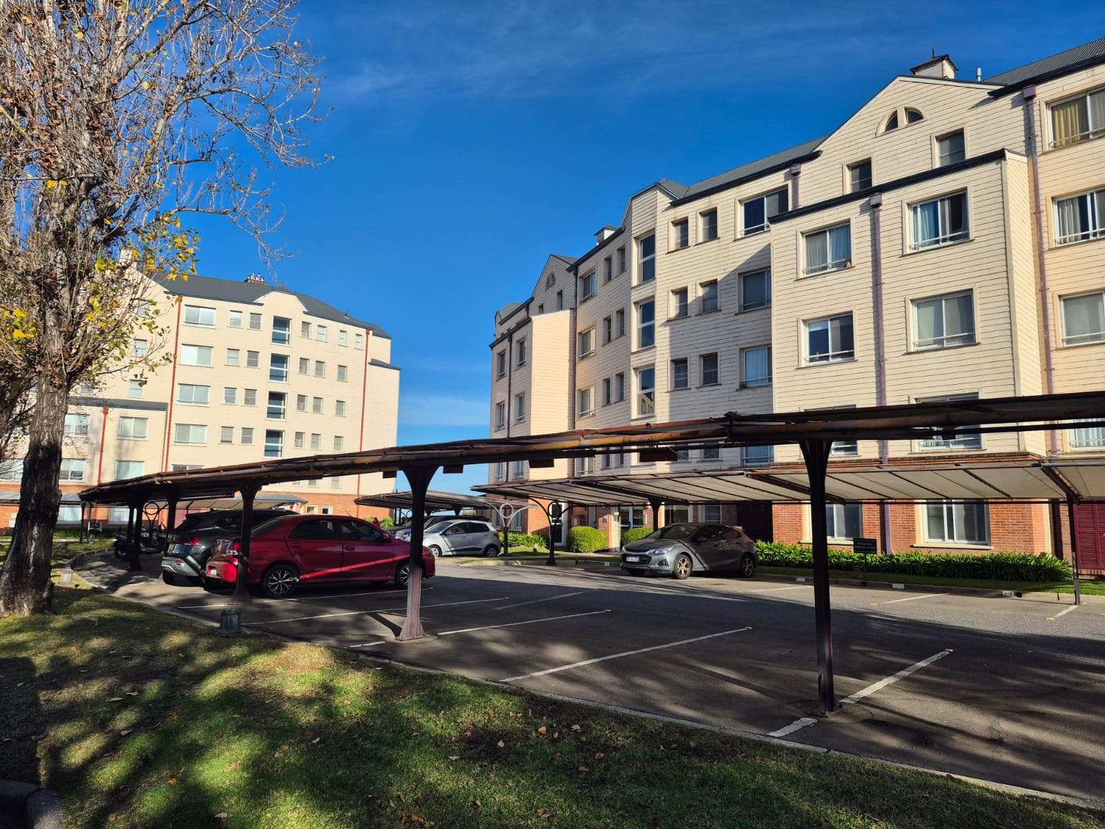 Garages for Sale at Condominios de la Bahia 1, Portezuelo, Nordelta