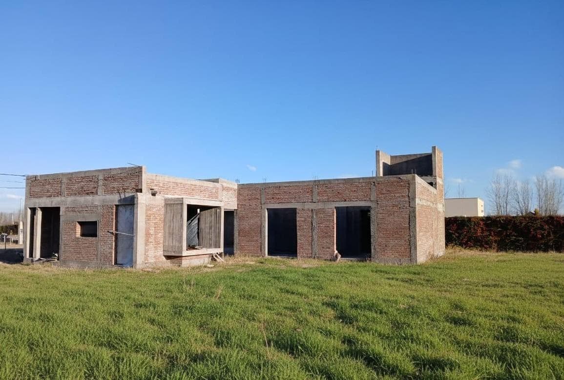 House under construction in Las Paredes