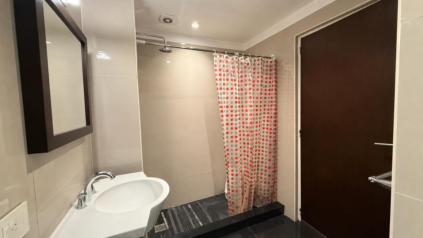 3-Bedroom Apartment for Sale with Terrace and Balcony in Villa Crespo