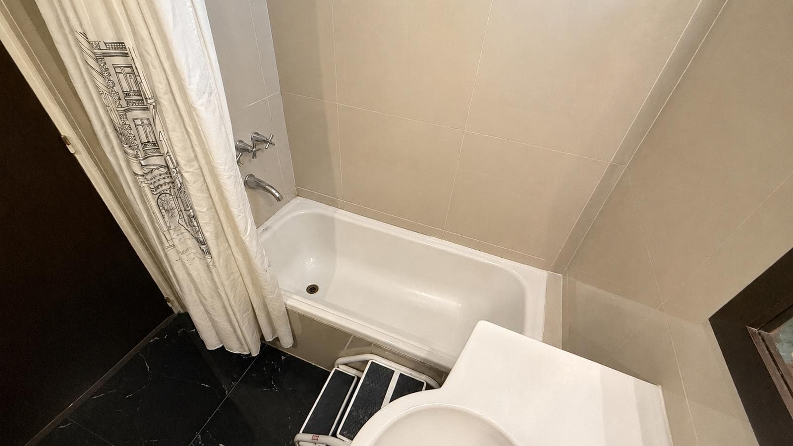 3-Bedroom Apartment for Sale with Terrace and Balcony in Villa Crespo