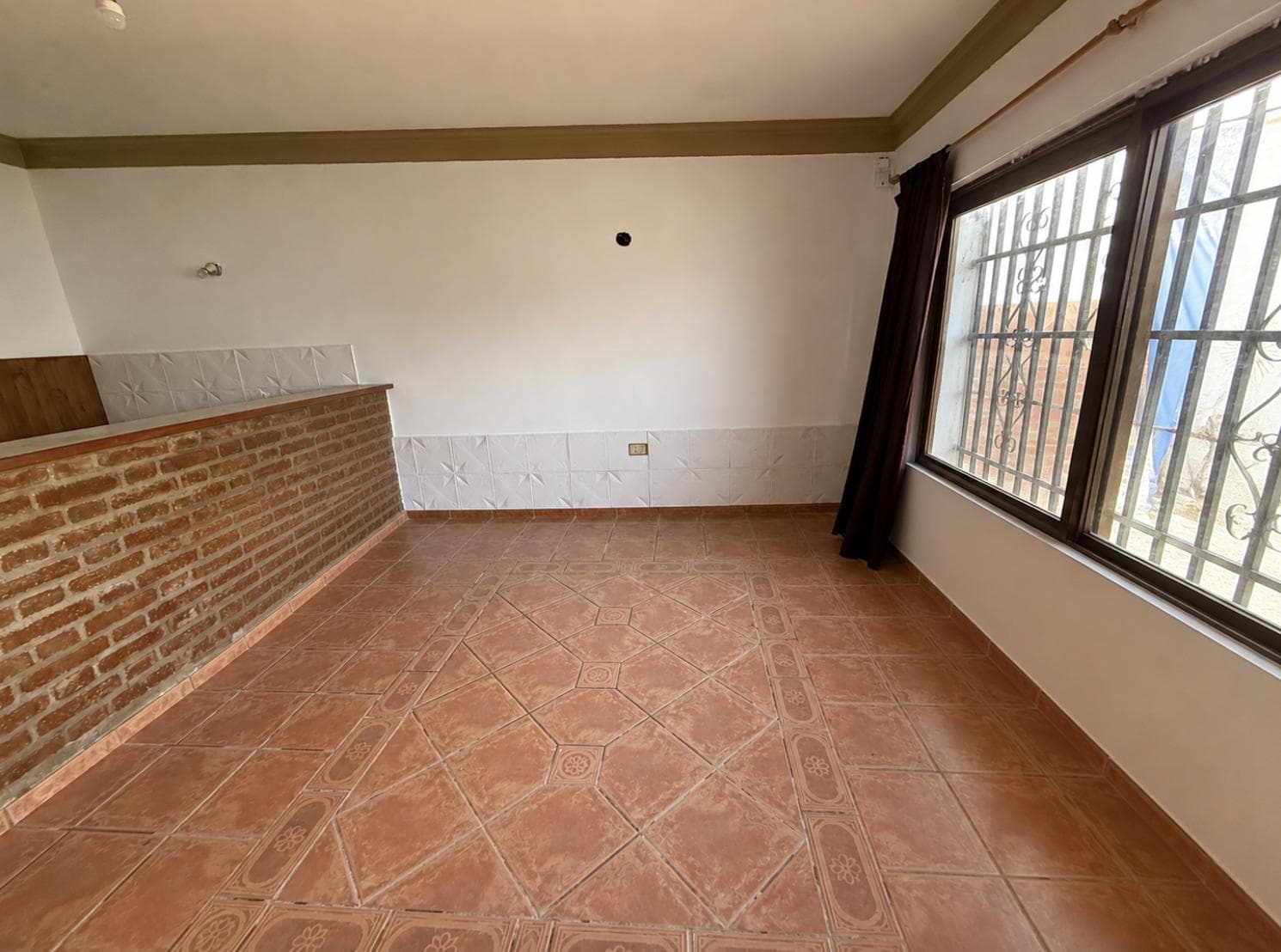 Spacious 3-bedroom house with a patio