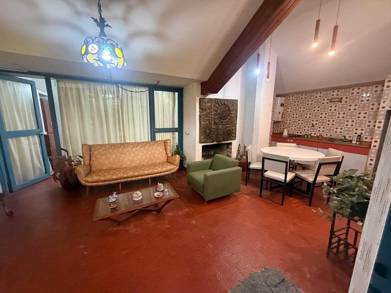 VENTA DE CASA QUINTA, 4 AMBIENTES CON PARRILLA, PARQUE, PILETA Y QUINCHO.