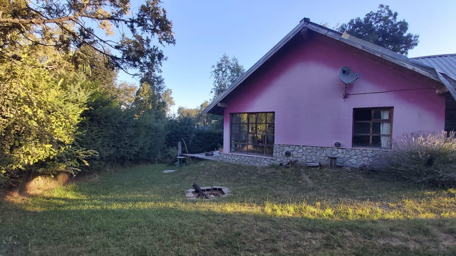 FOR SALE: 2-bedroom house with 2 covered parking spaces on a 500 m² lot—Mortgage-eligible, Norte Neighborhood, Villa La Angostura