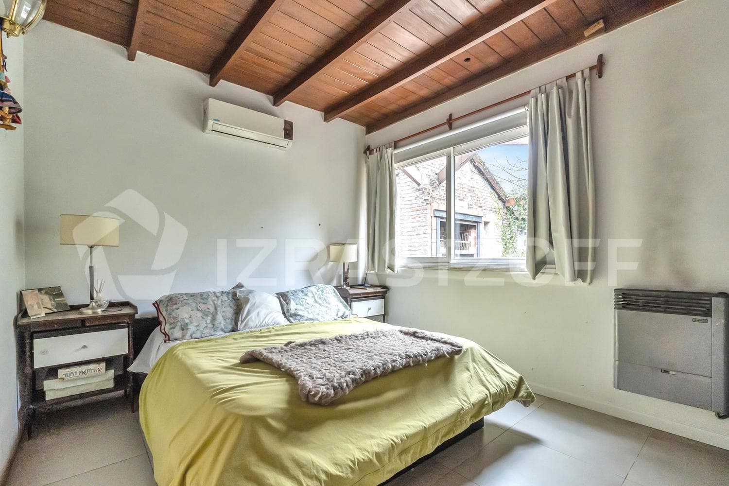 2-bedroom house for sale on an 803-square-meter lot in Los Lagartos Country Club
