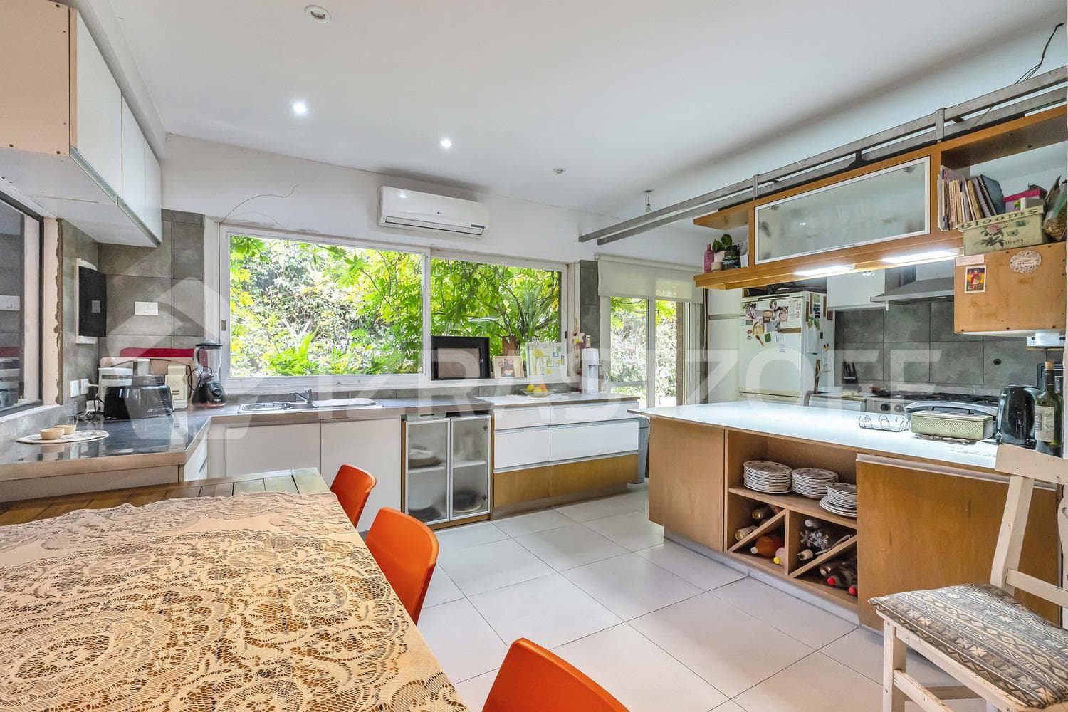 2-bedroom house for sale on an 803-square-meter lot in Los Lagartos Country Club