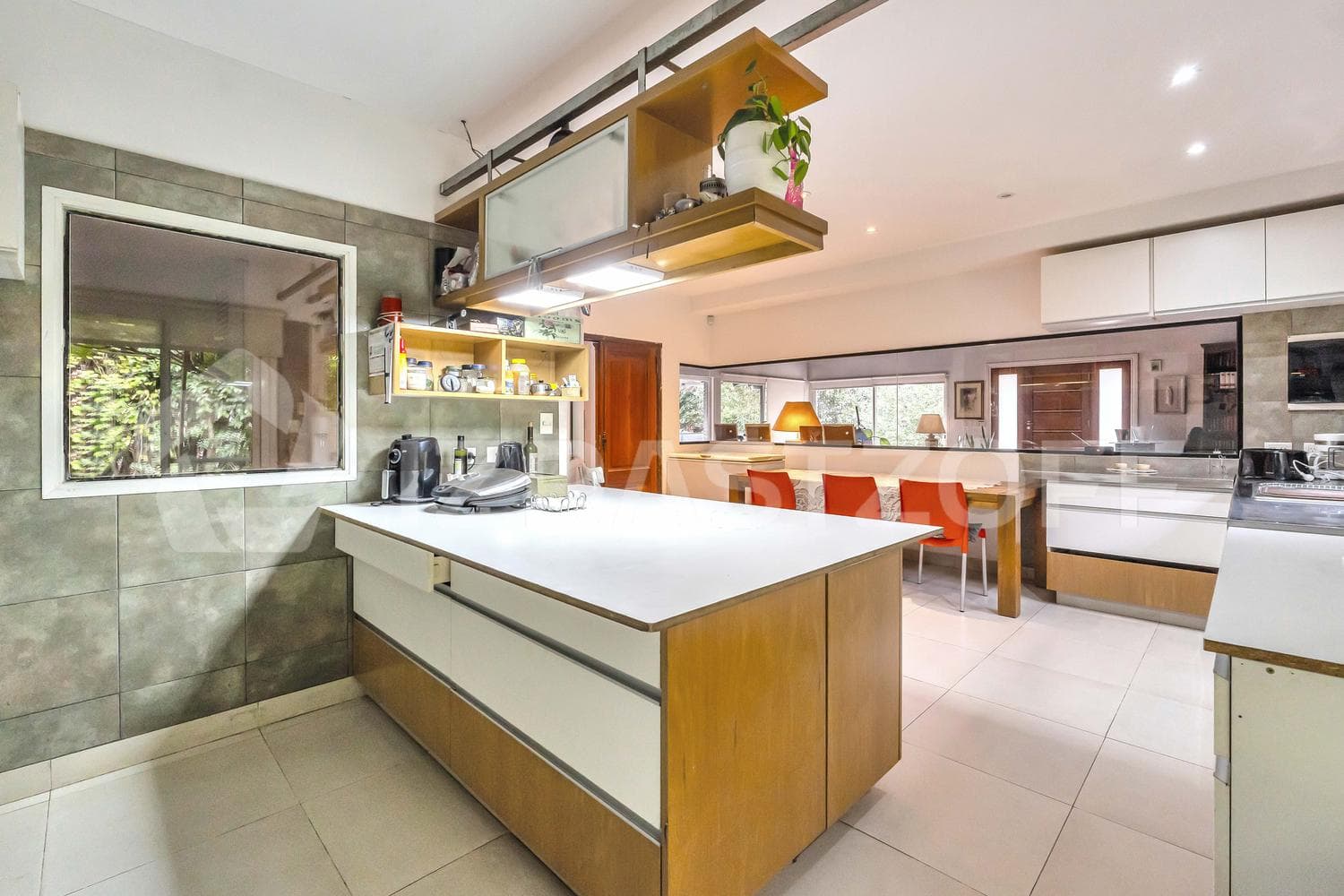 2-bedroom house for sale on an 803-square-meter lot in Los Lagartos Country Club