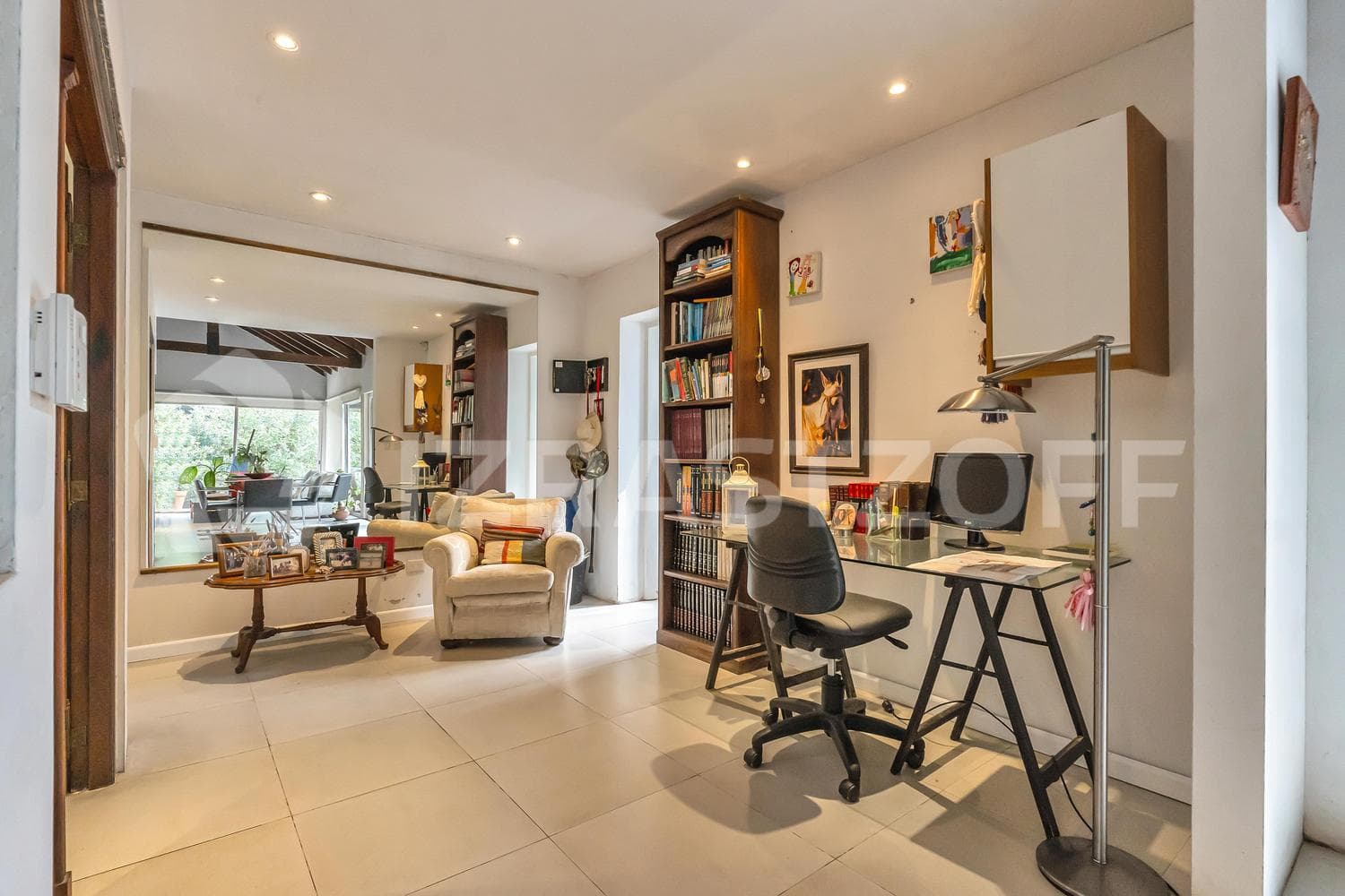 2-bedroom house for sale on an 803-square-meter lot in Los Lagartos Country Club
