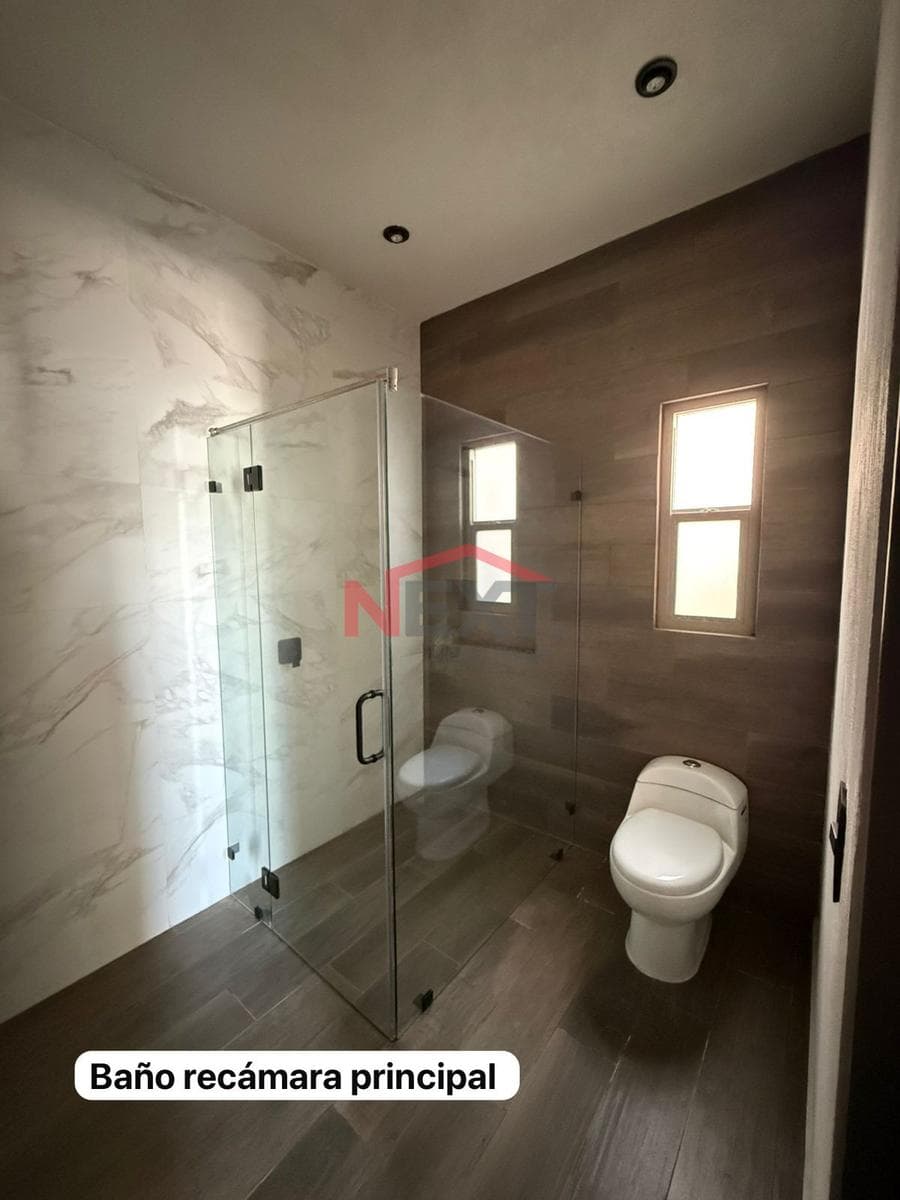 Casa en venta en privada Casa de Piedra (lote 8) al norte de la ciudad