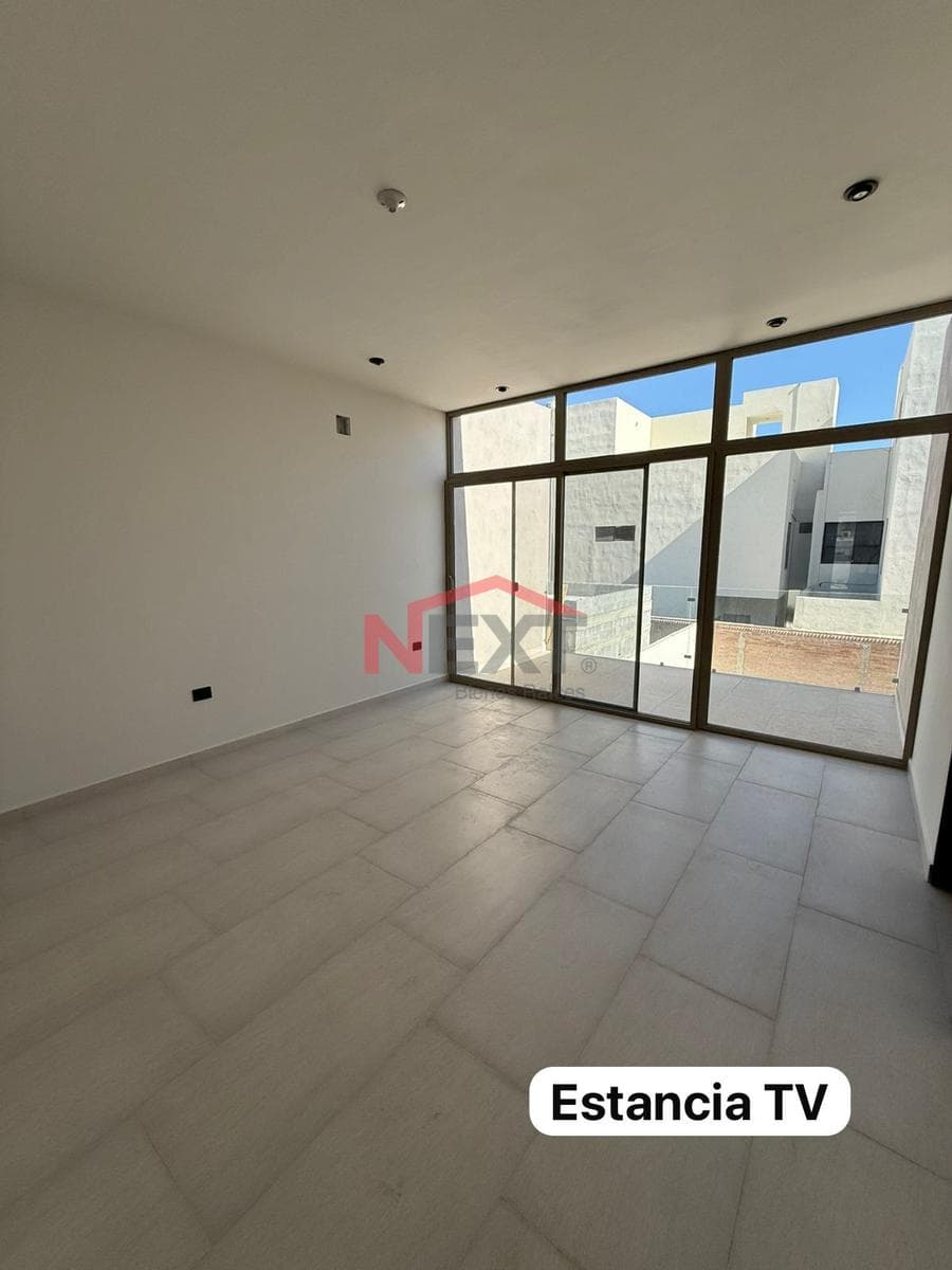 Casa en venta en privada Casa de Piedra (lote 8) al norte de la ciudad