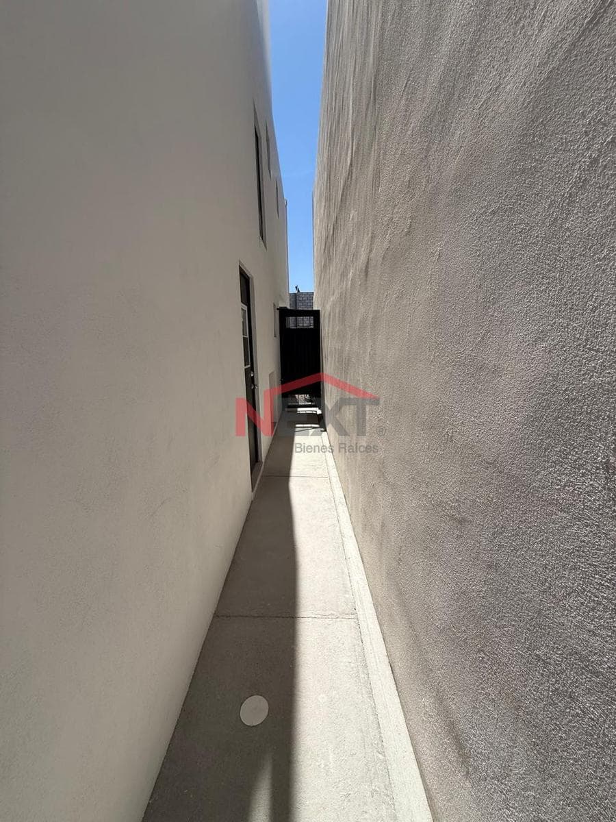 CASA EN VENTA EN MONTALIA A UNA CUADRA DE VALDÉS SÁNCHEZ