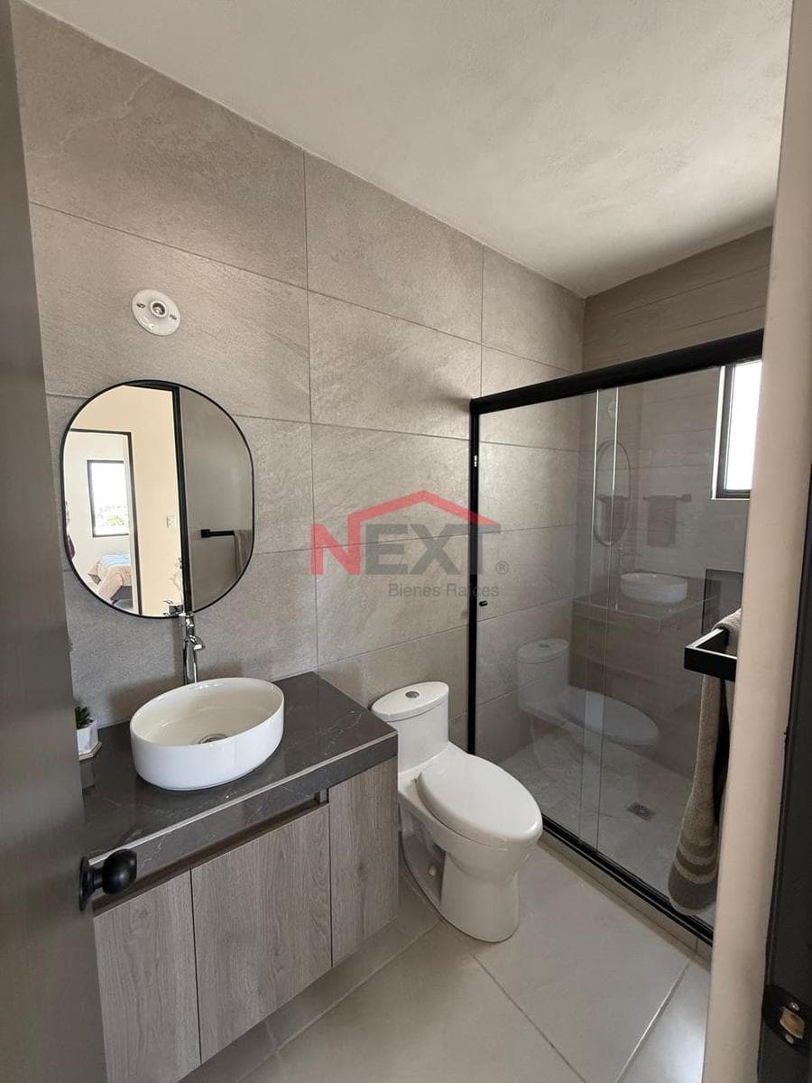 CASA EN VENTA EN MONTALIA A UNA CUADRA DE VALDÉS SÁNCHEZ