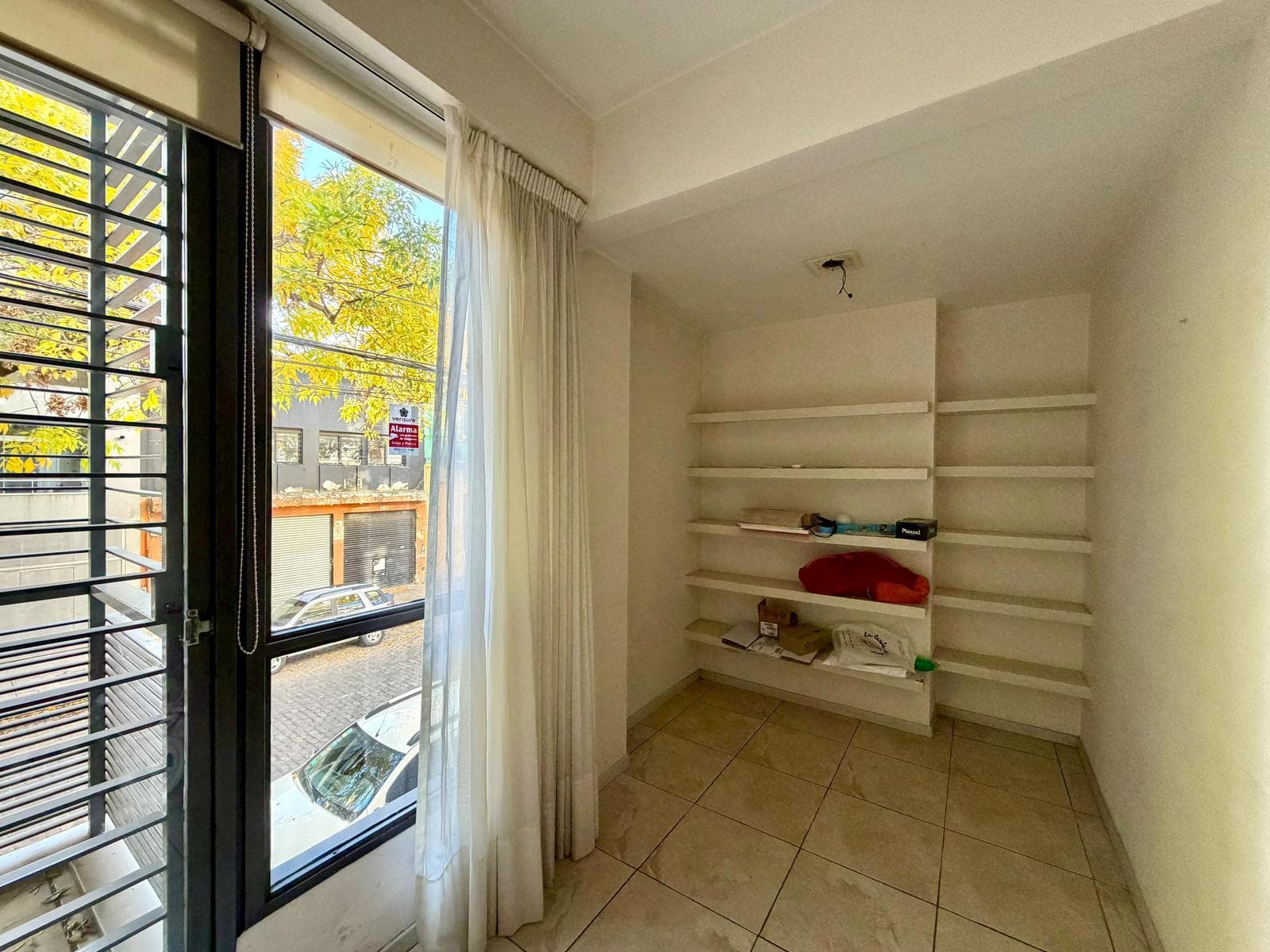 3-room duplex-style apartment with bathroom and half-bath, garage, and full amenities