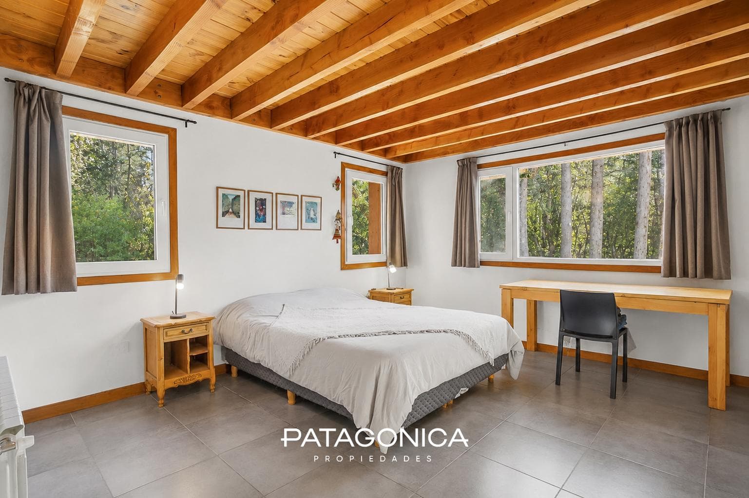 HOUSE FOR SALE in the Las Balsas neighborhood, 5 rooms, all utilities included.