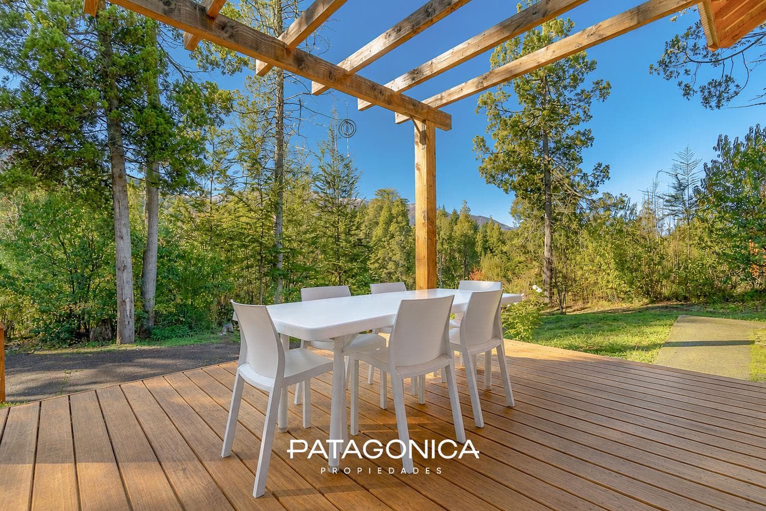 HOUSE FOR SALE in the Las Balsas neighborhood, 5 rooms, all utilities included.