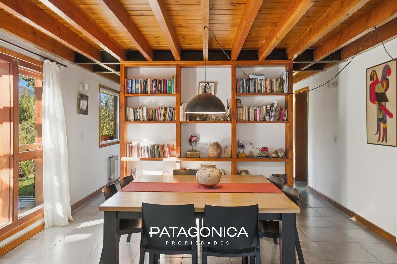 HOUSE FOR SALE in the Las Balsas neighborhood, 5 rooms, all utilities included.