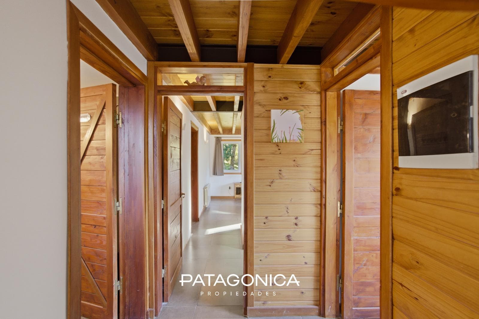 HOUSE FOR SALE in the Las Balsas neighborhood, 5 rooms, all utilities included.