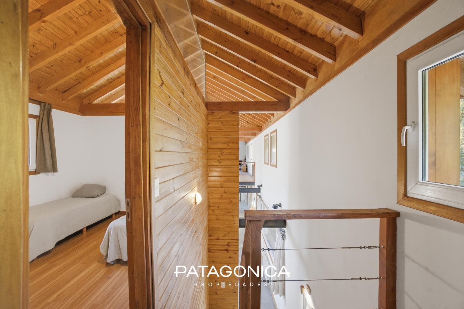 HOUSE FOR SALE in the Las Balsas neighborhood, 5 rooms, all utilities included.