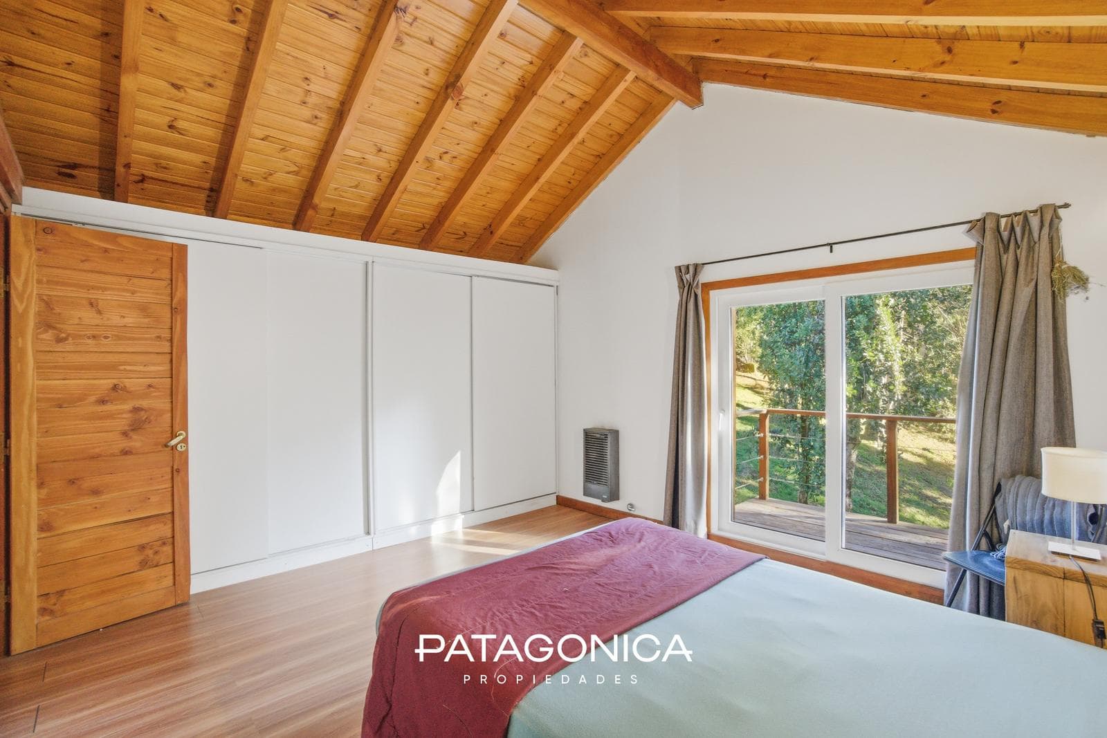 HOUSE FOR SALE in the Las Balsas neighborhood, 5 rooms, all utilities included.