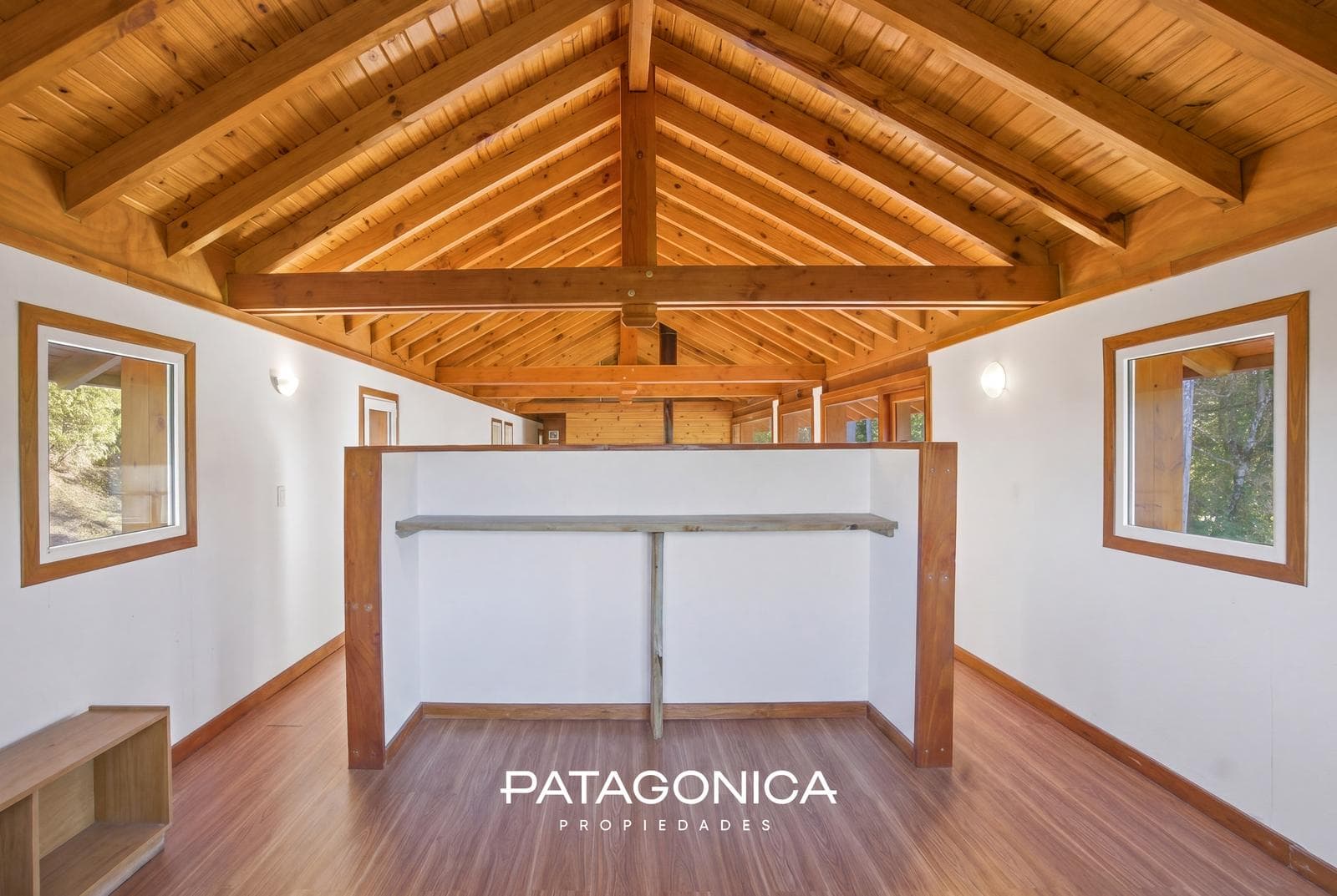 HOUSE FOR SALE in the Las Balsas neighborhood, 5 rooms, all utilities included.