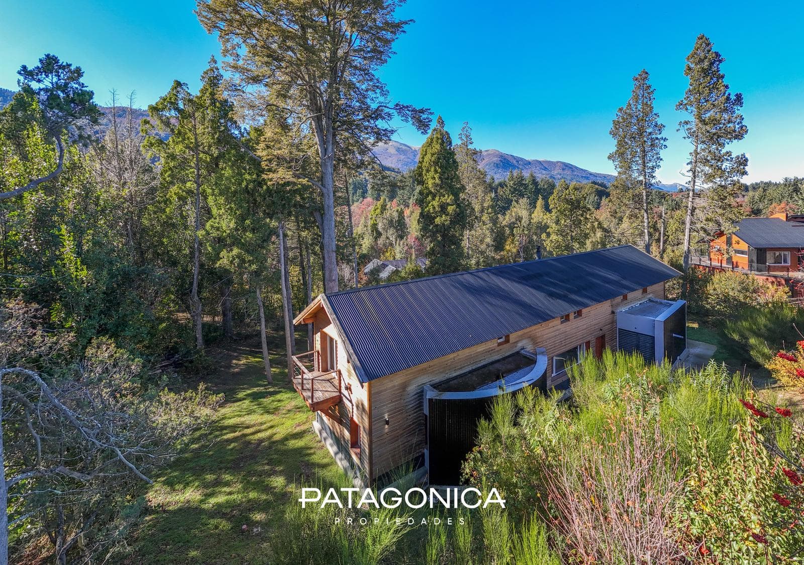 HOUSE FOR SALE in the Las Balsas neighborhood, 5 rooms, all utilities included.