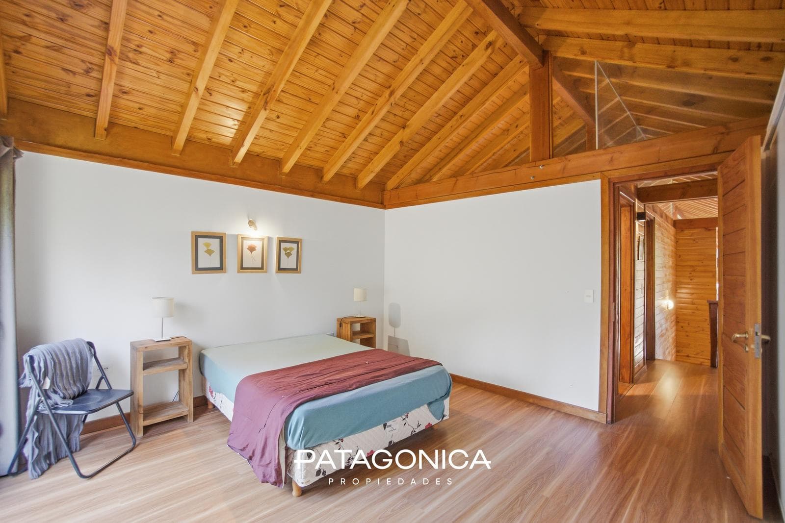 HOUSE FOR SALE in the Las Balsas neighborhood, 5 rooms, all utilities included.