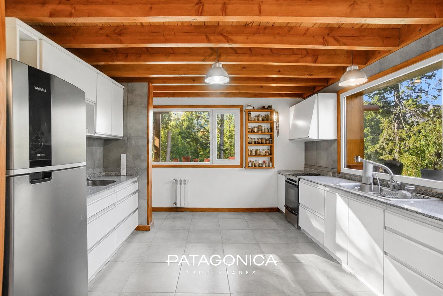 HOUSE FOR SALE in the Las Balsas neighborhood, 5 rooms, all utilities included.