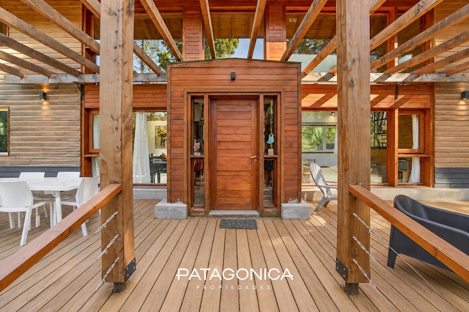 HOUSE FOR SALE in the Las Balsas neighborhood, 5 rooms, all utilities included.