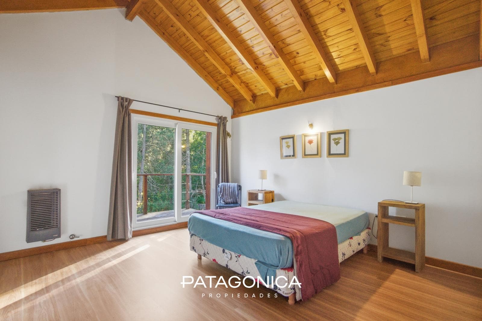 HOUSE FOR SALE in the Las Balsas neighborhood, 5 rooms, all utilities included.