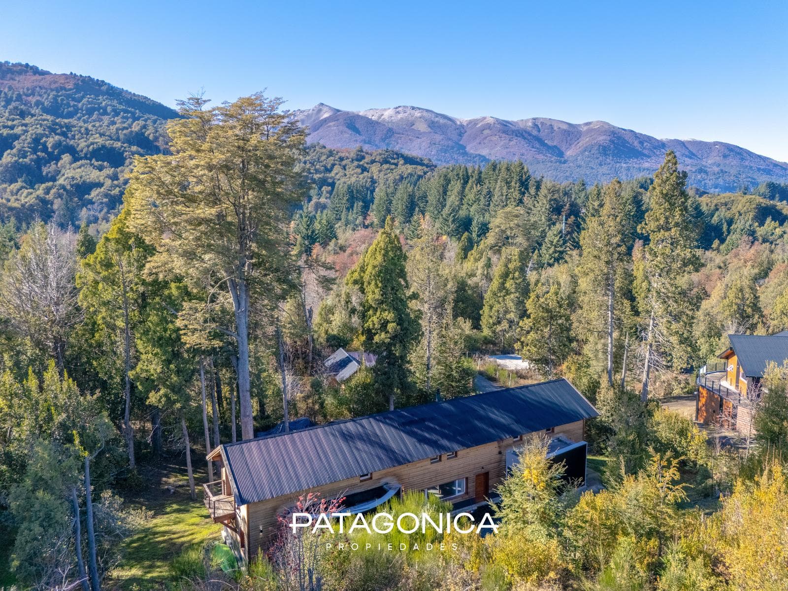 HOUSE FOR SALE in the Las Balsas neighborhood, 5 rooms, all utilities included.