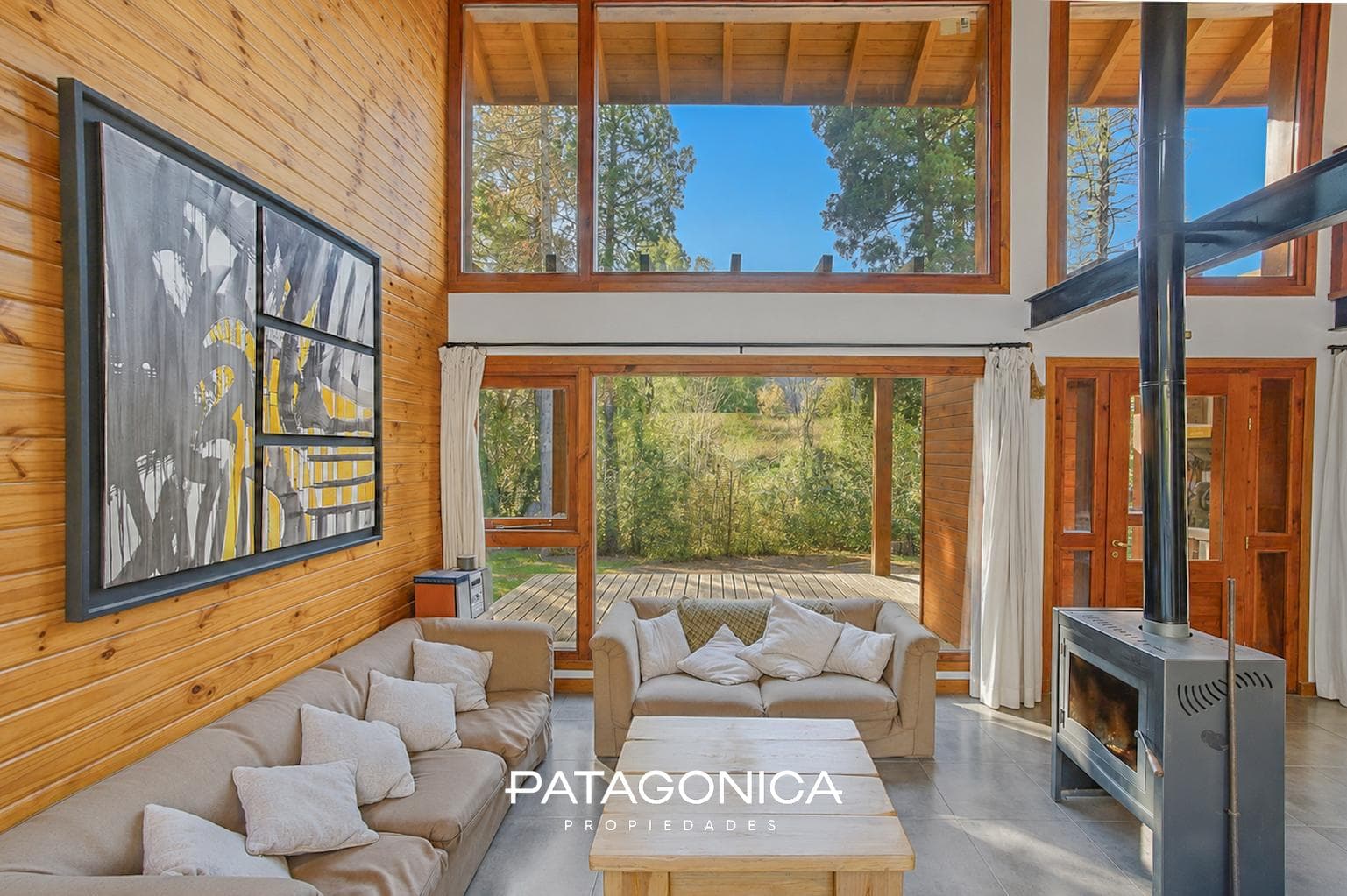 HOUSE FOR SALE in the Las Balsas neighborhood, 5 rooms, all utilities included.