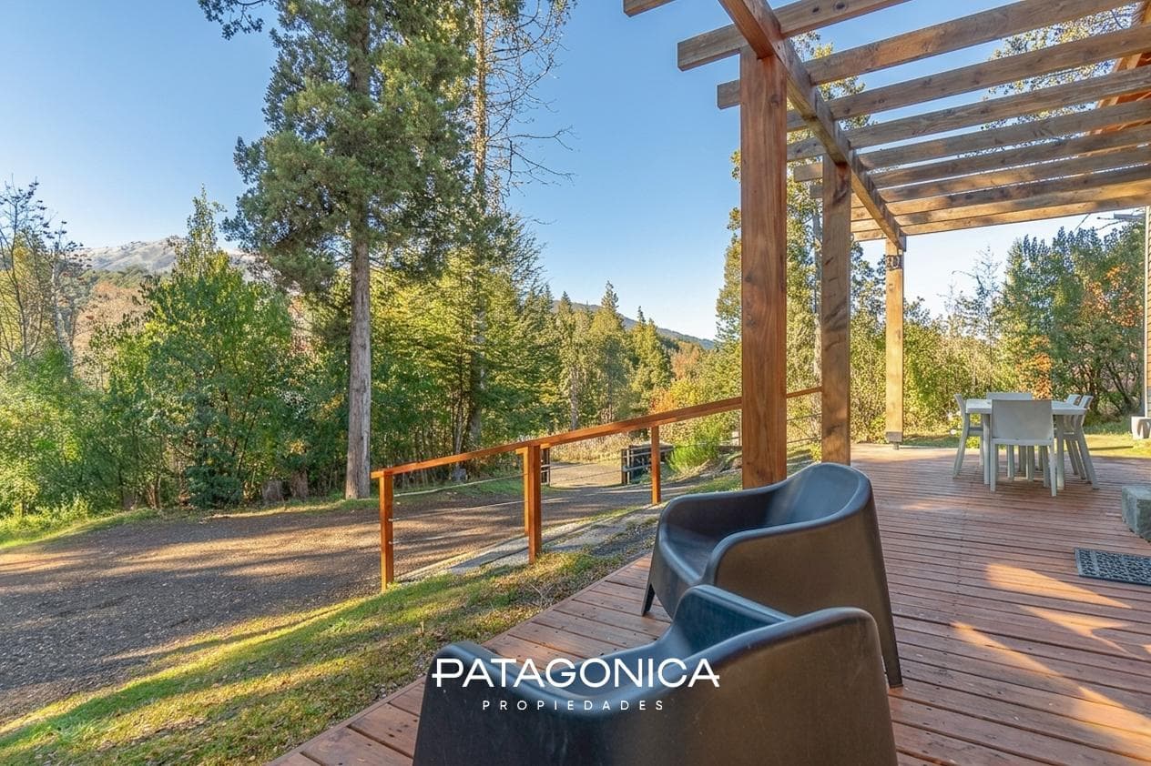 HOUSE FOR SALE in the Las Balsas neighborhood, 5 rooms, all utilities included.