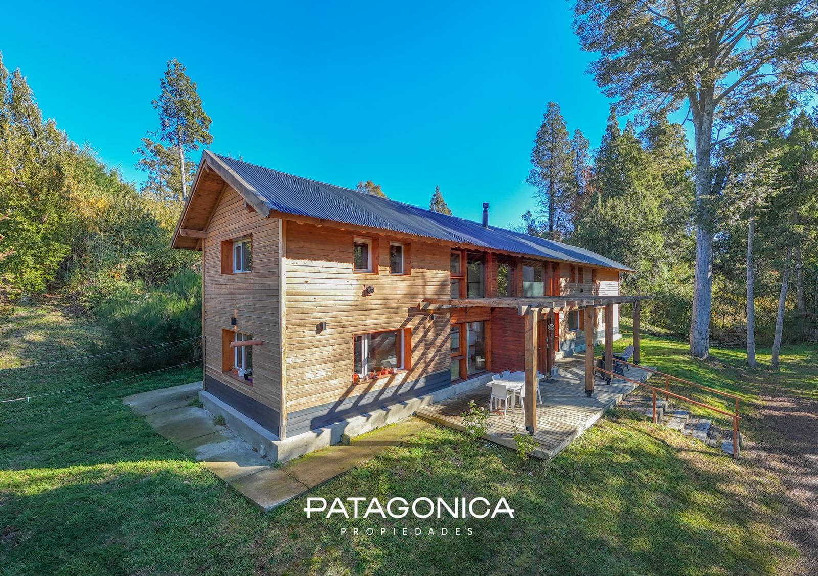 HOUSE FOR SALE in the Las Balsas neighborhood, 5 rooms, all utilities included.