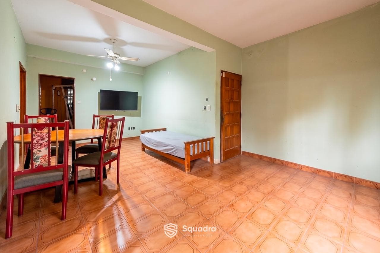FOR SALE | TRADE - 2-bedroom house with garage, balcony, and commercial space - Pérez. QUALIFIES FOR A LOAN.