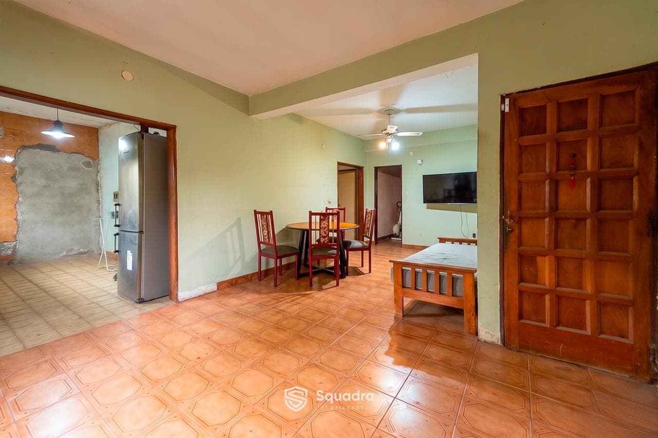 FOR SALE | TRADE - 2-bedroom house with garage, balcony, and commercial space - Pérez. QUALIFIES FOR A LOAN.