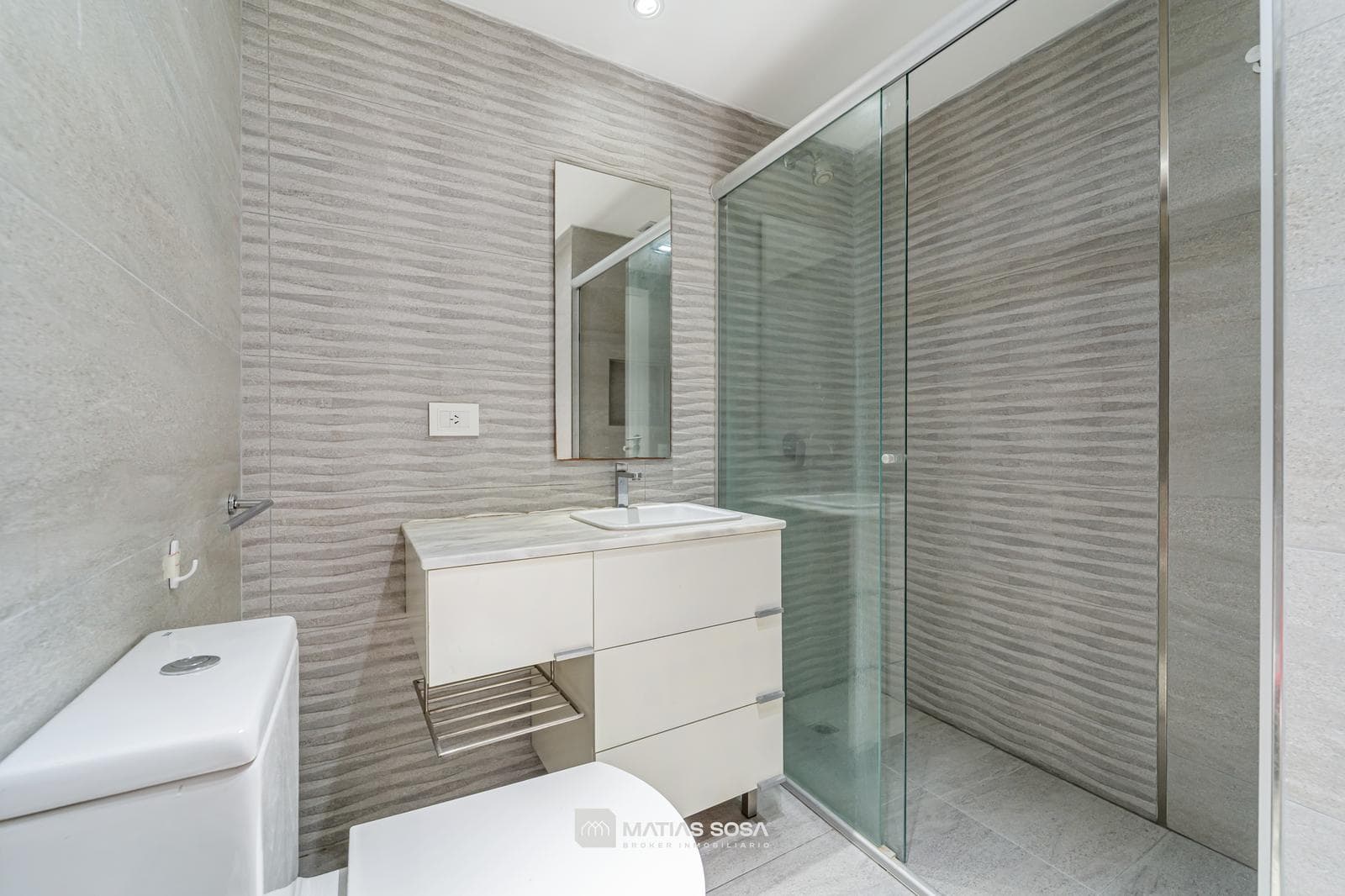 For Sale - 3-room apartment with underground parking - Financing Available - Boghoss