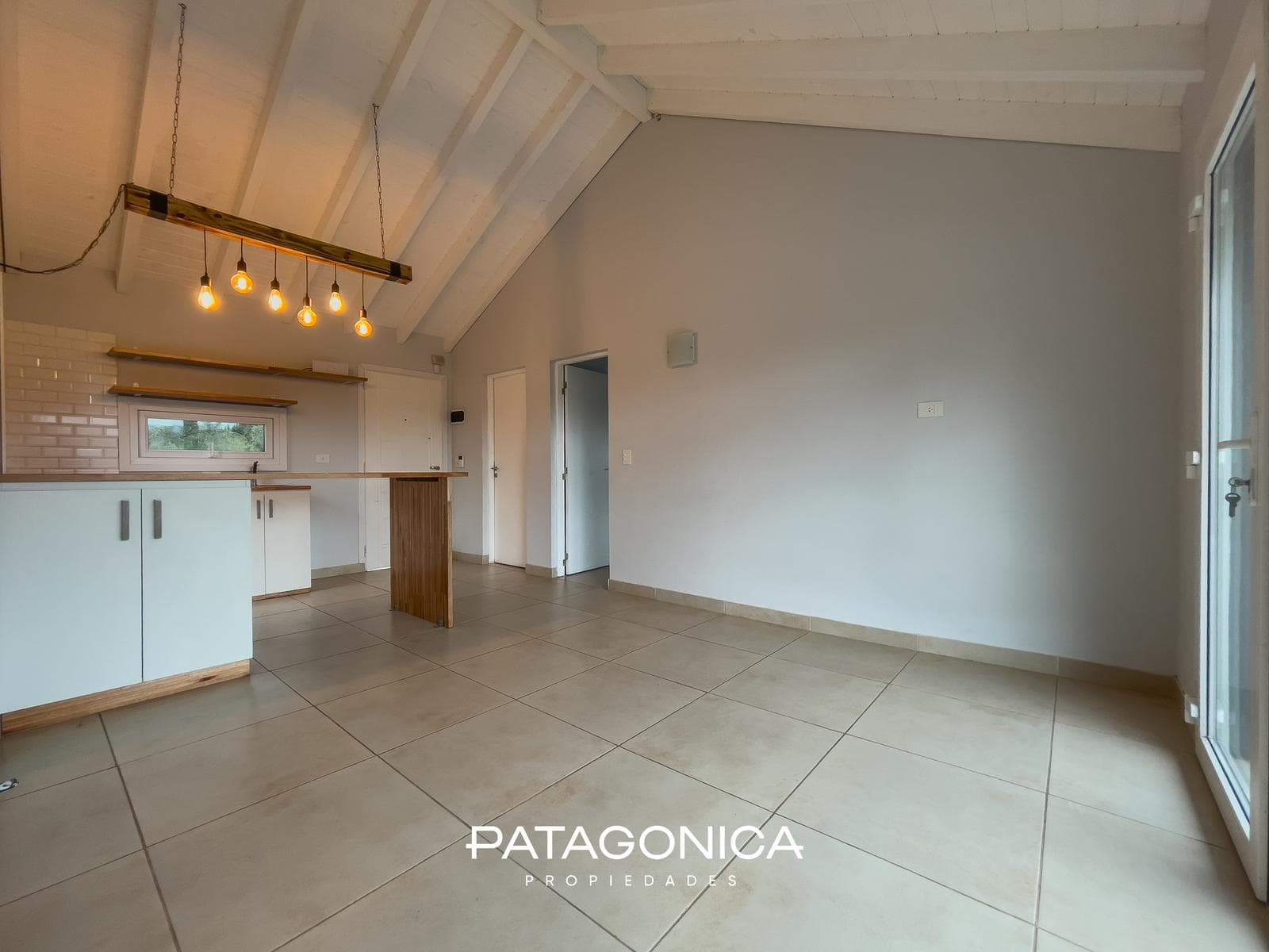 FOR SALE: Two-room apartment. El Mercado neighborhood