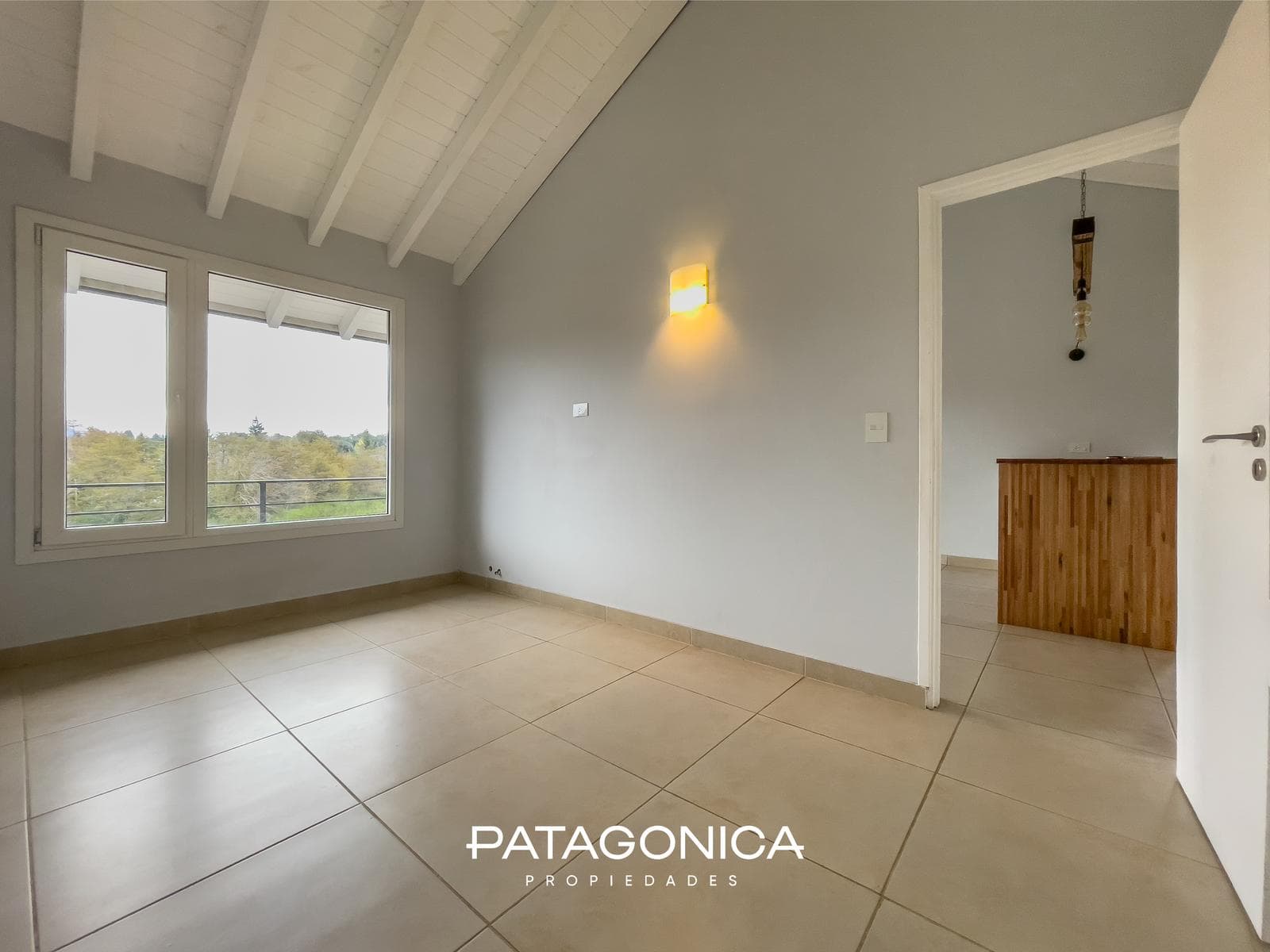 FOR SALE: Two-room apartment. El Mercado neighborhood
