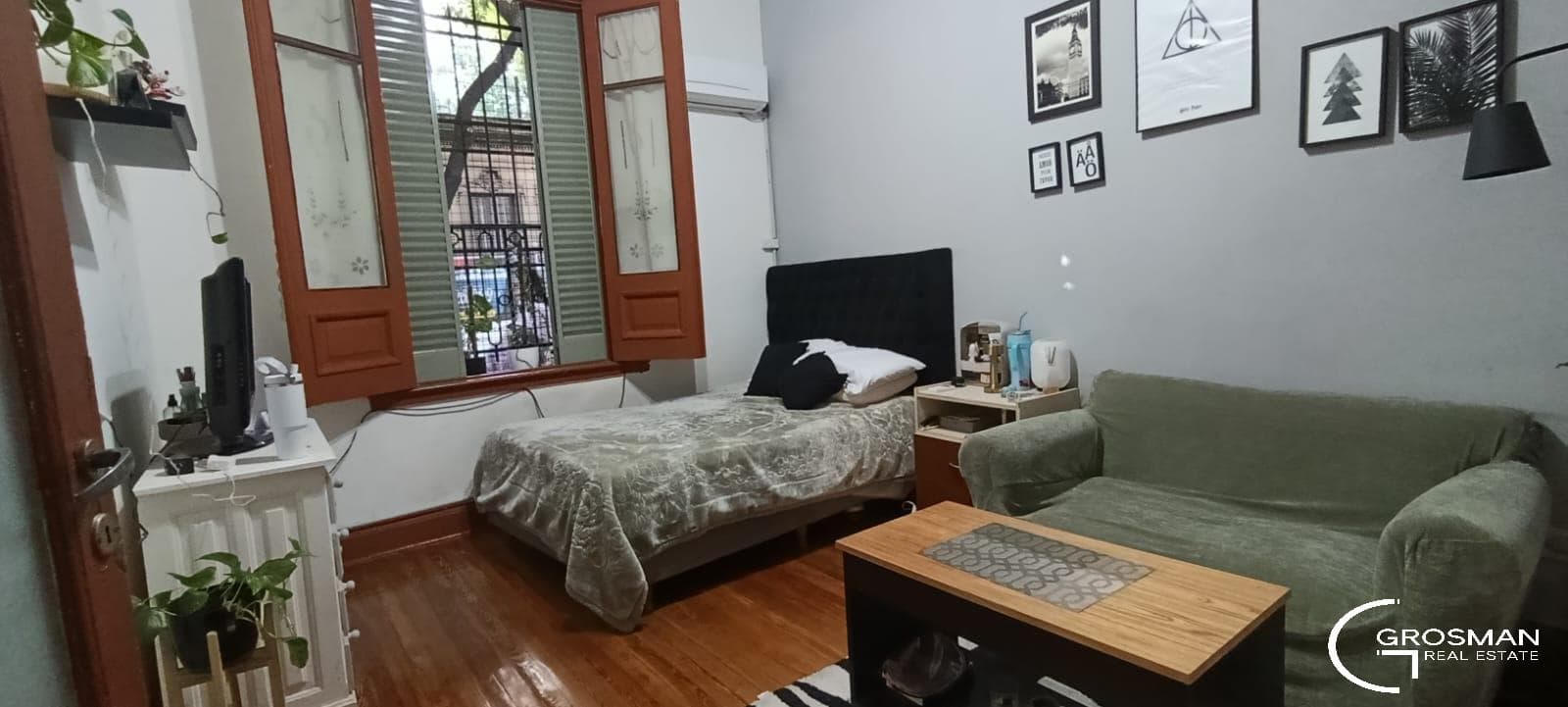 4-Room Ph-Style Apartment for Sale in Balvanera