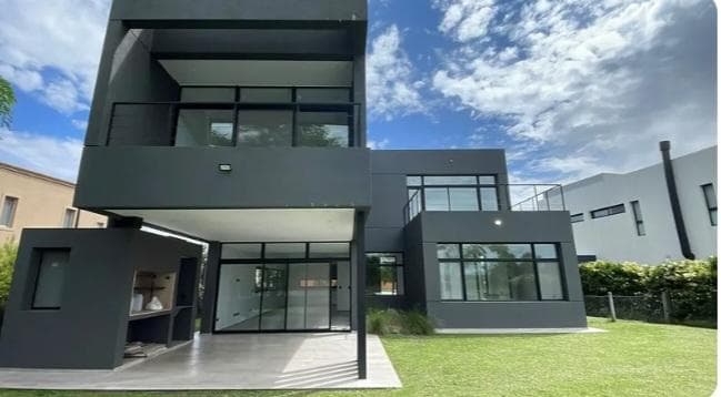 Venta Casa en Haras Santa Maria- Loma Verde- Escobar- GBA Norte