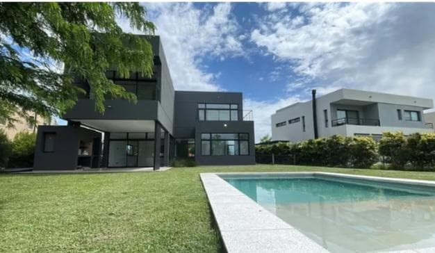 Venta Casa en Haras Santa Maria- Loma Verde- Escobar- GBA Norte