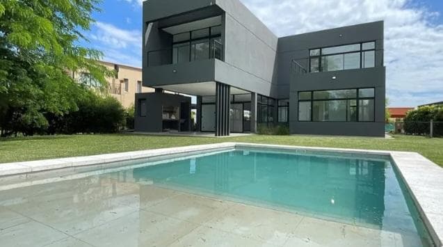 Venta Casa en Haras Santa Maria- Loma Verde- Escobar- GBA Norte