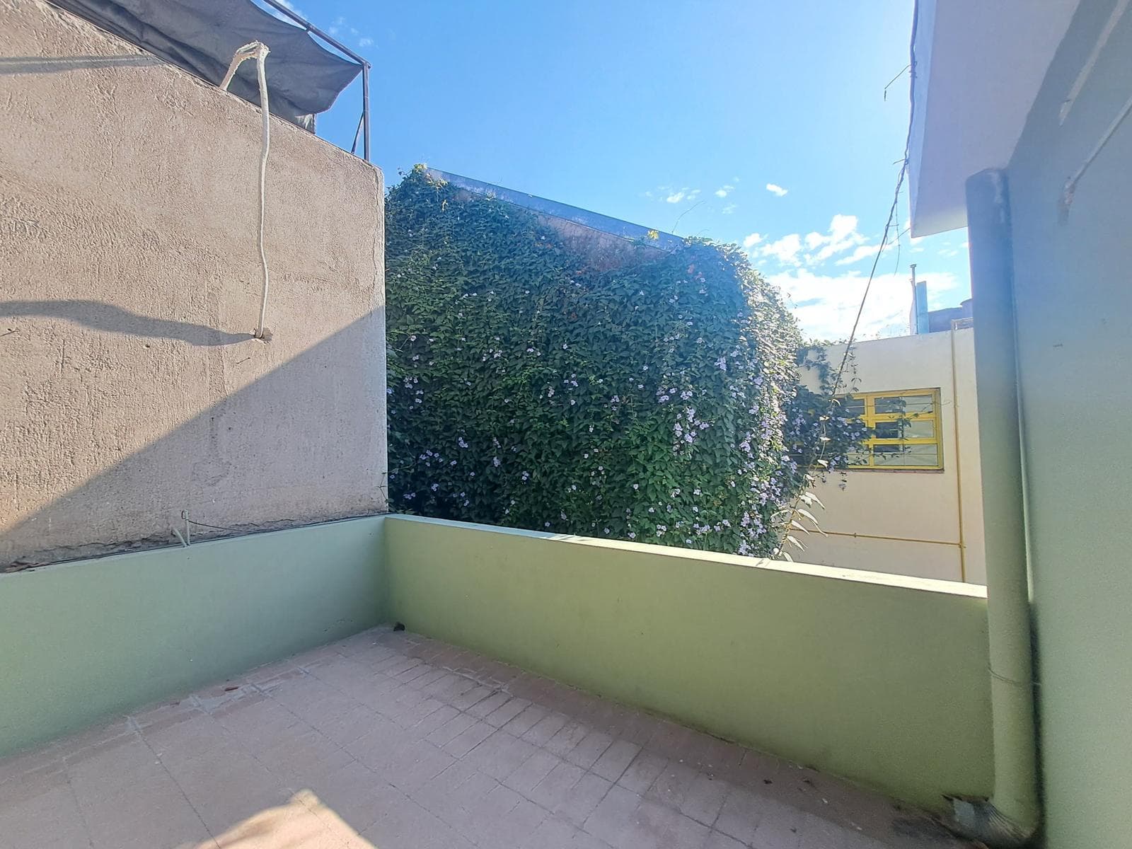 House for sale with 2 separate apartments - QUALIFIES FOR A MORTGAGE